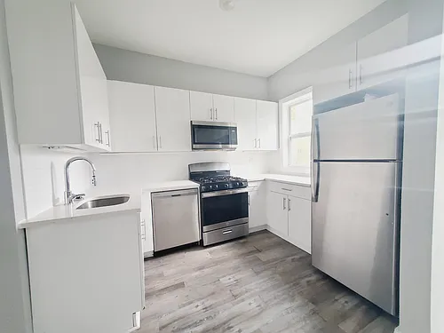 61 Orient Ave #2R Photo 1