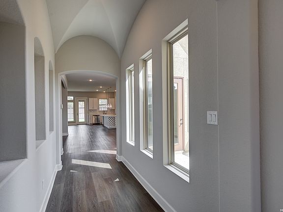 3rd image of 142 Secretariat Ave.