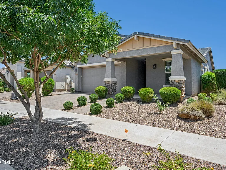 10445 E Tesla Ave — Photo 2
