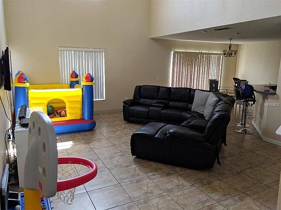 4th image of 172 Owenshire Cir