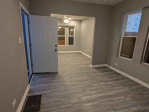 4th image of 7121 S Perry Ave