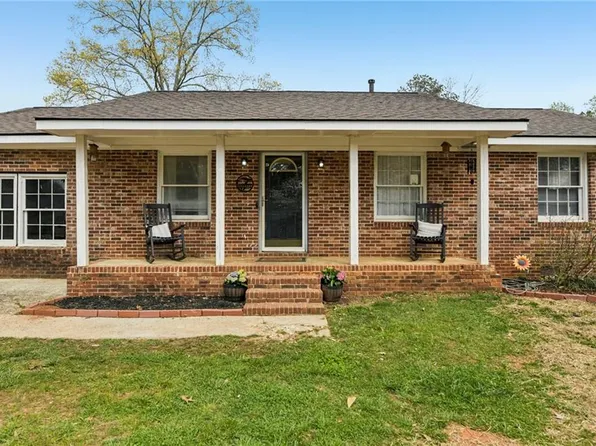 8165 Laurel Dr SW, Covington, GA 30014