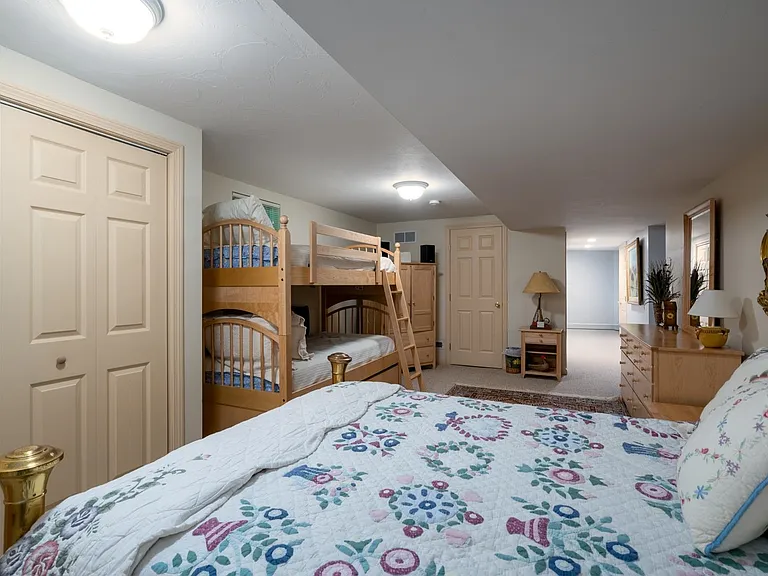 39 Robertson Dr — Photo 29