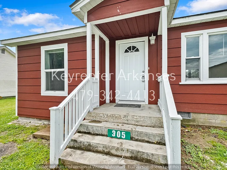 305 S Little Ave — Photo 4
