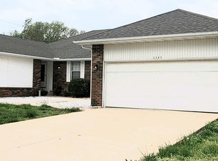 3391 S Parkmont Ct, Springfield, MO 65807