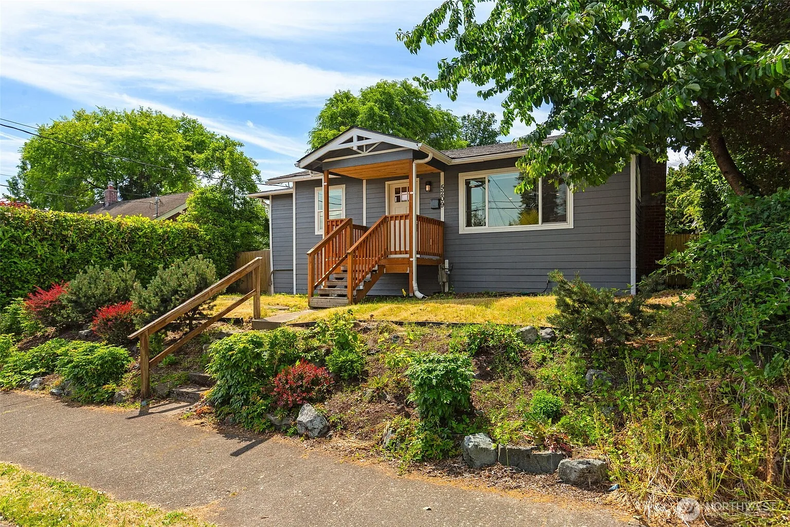 5209 S Dawson Street photo 1