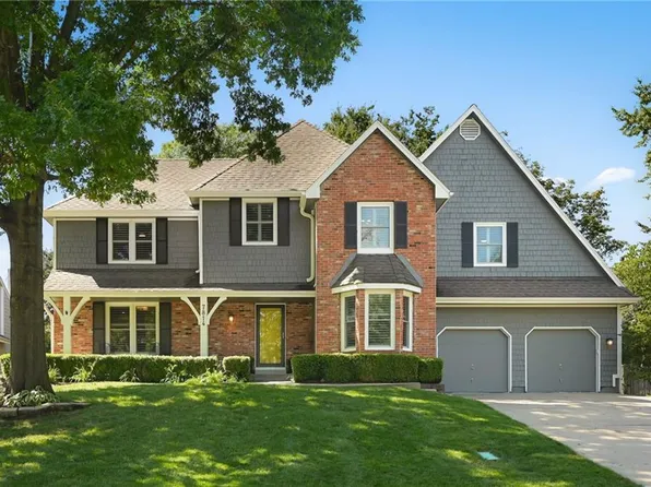 7814 Howe Dr, Prairie Village, KS 66208
