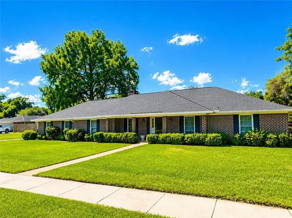 1290 Spring Valley Dr E, Mobile, AL 36693