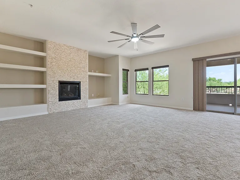 20121 N 76th St #2010 — Photo 2