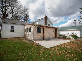 8950 Fowlerville Rd, Fowlerville, MI 48836