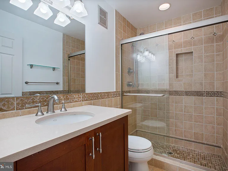 1614 Belmont St NW #C — Photo 16