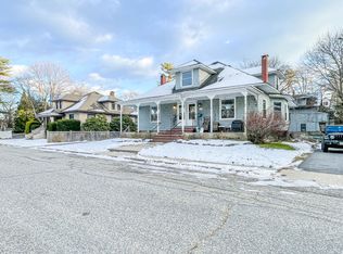 4 Elmwood Rd, Cape Elizabeth, ME 04107