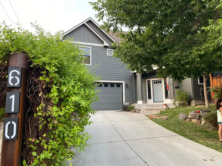 610 W Eastman St — Photo 3