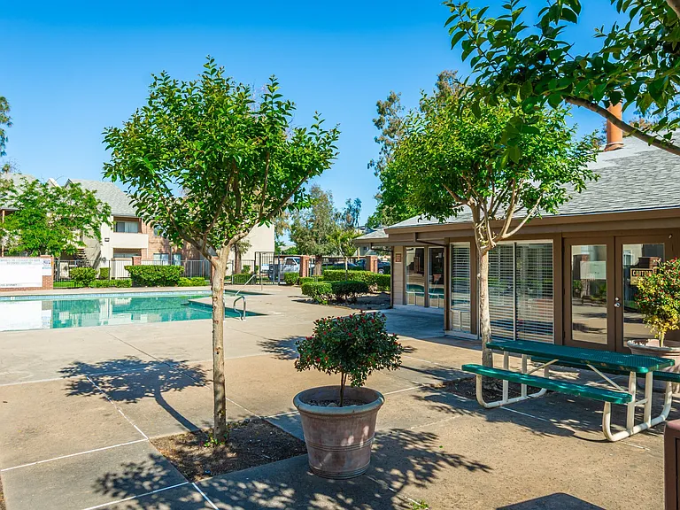 Carmel Pointe — Photo 18