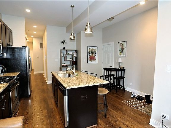 3rd image of 1218 W Diversey Pkwy APT 1