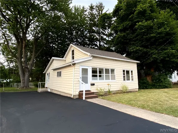 421 Ellicott St, Batavia, NY 14020