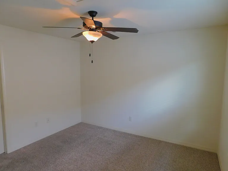 2632 N Arroyo Ave — Photo 8