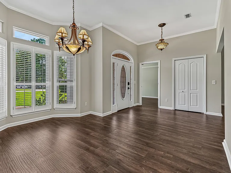 6326 Glasgow Dr — Photo 10