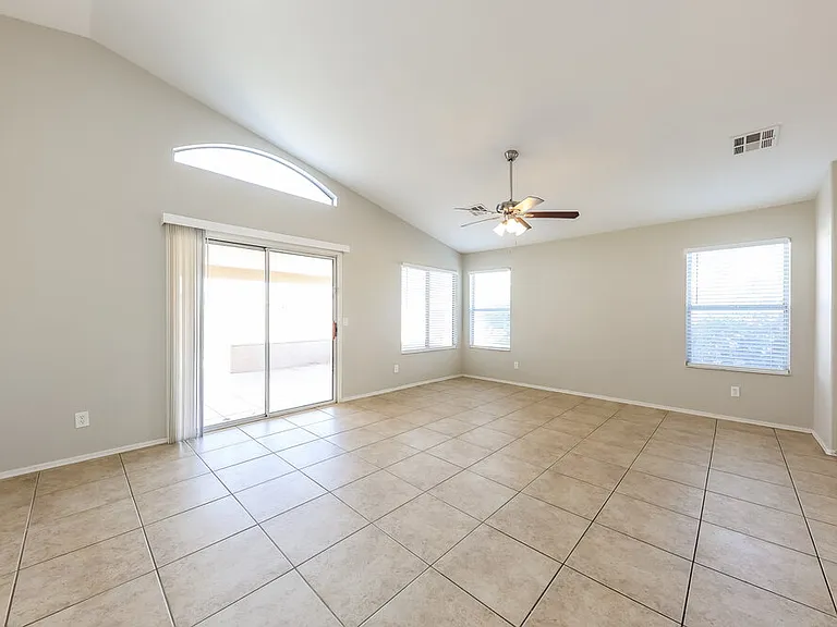 7427 W Tina Ln — Photo 5