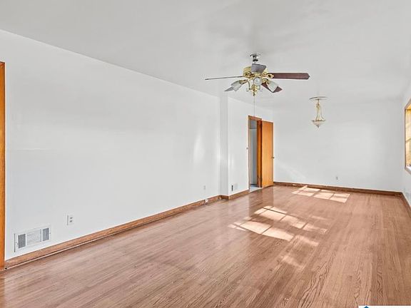 4th image of 512 Sunhill Rd NW