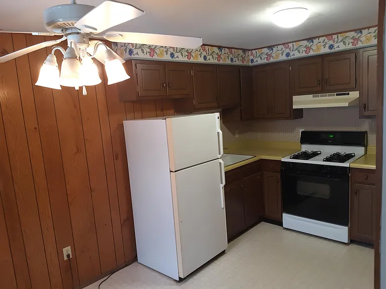 27 Hamilton St #3 — Photo 3