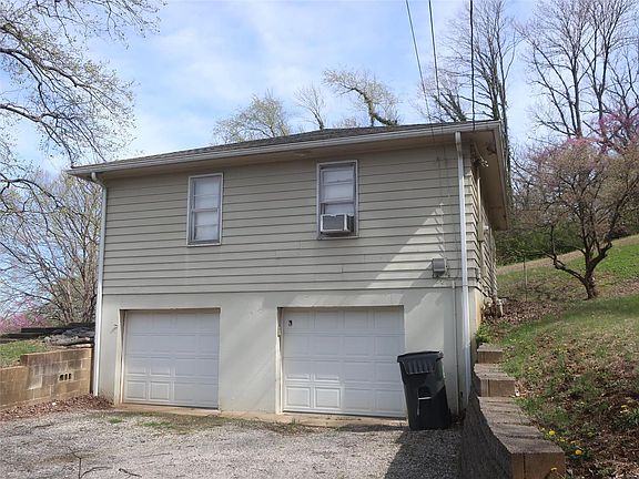 2nd image of 8909 Hillside Ave