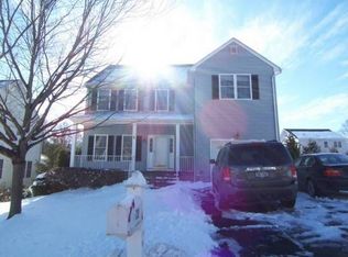 22 Peggy Ln, Peekskill, NY 10566