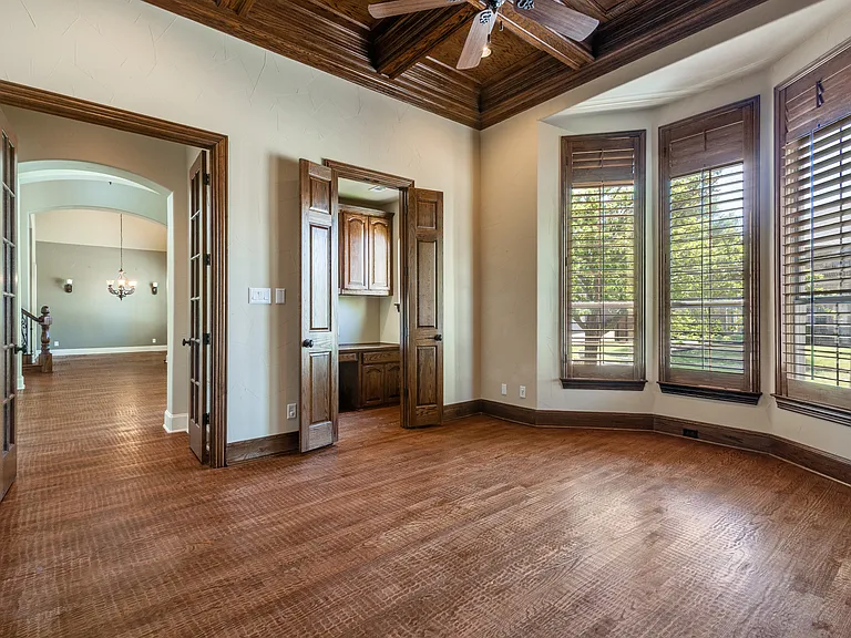 901 Sandy Trl — Photo 10