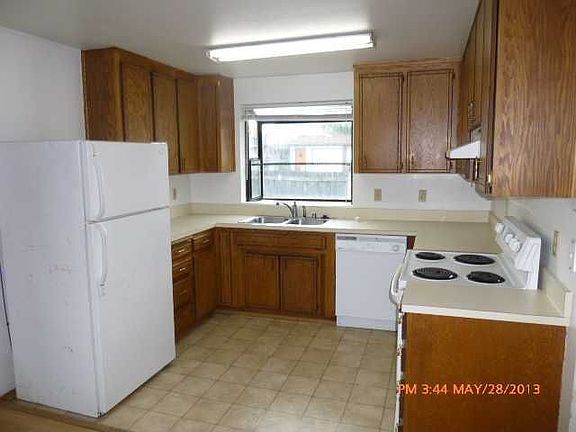 4th image of 10108 54th Dr NE