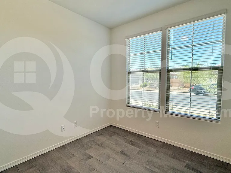 1265 E Kingman St — Photo 12