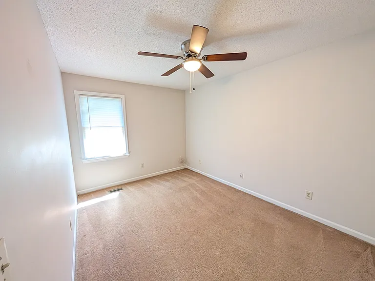 106 Bethany Ln — Photo 18