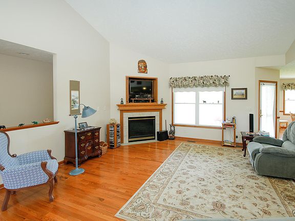 4th image of 23587 Hidden River Dr