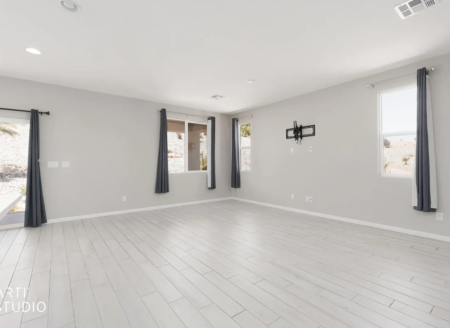 679 Corona Way — Photo 4