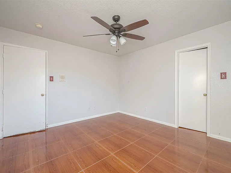 9407 Demsey Mill Dr — Photo 30