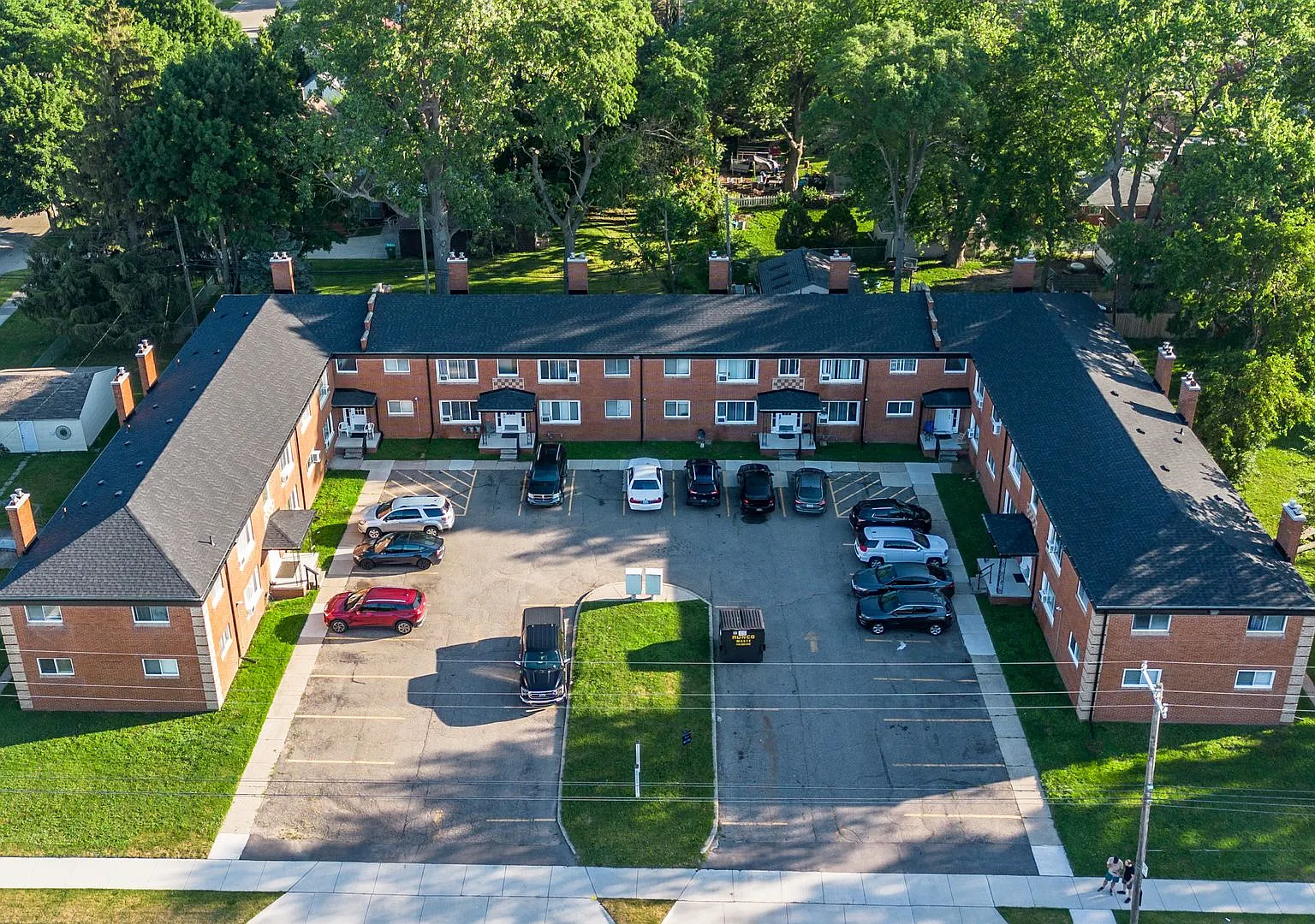Cloud 9 Apartments - Eastpointe — Photo 1