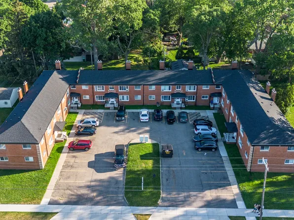 Cloud 9 Apartments - Eastpointe