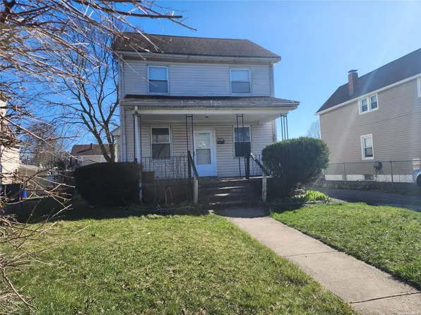 110 Leonard Avenue, Freeport, NY 11520
