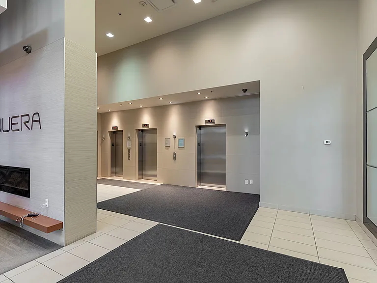 211 13th Ave SE #2105 — Photo 15