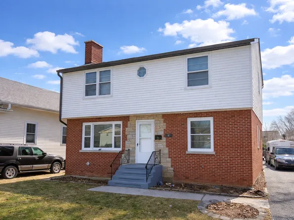 1715 11th St APT 1, Waukegan, IL 60085