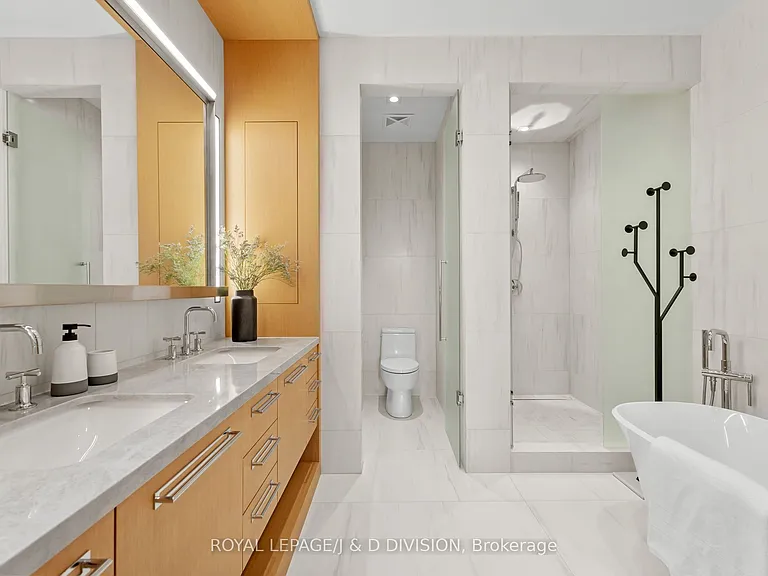 1 Strathgowan Ave #710 — Photo 16