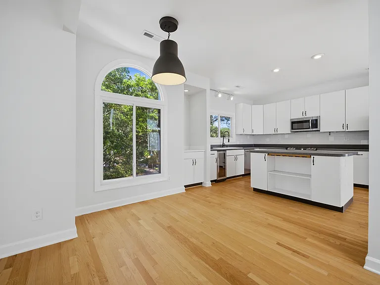 3848 Surry Rd — Photo 8