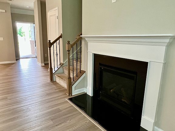 5th image of 601 Deep River Way