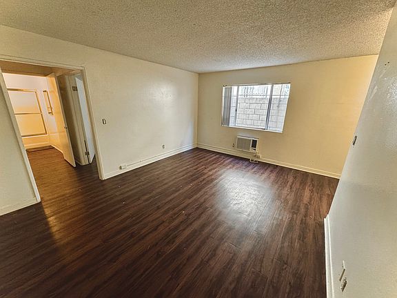 3rd image of 839 S Carondelet St #7
