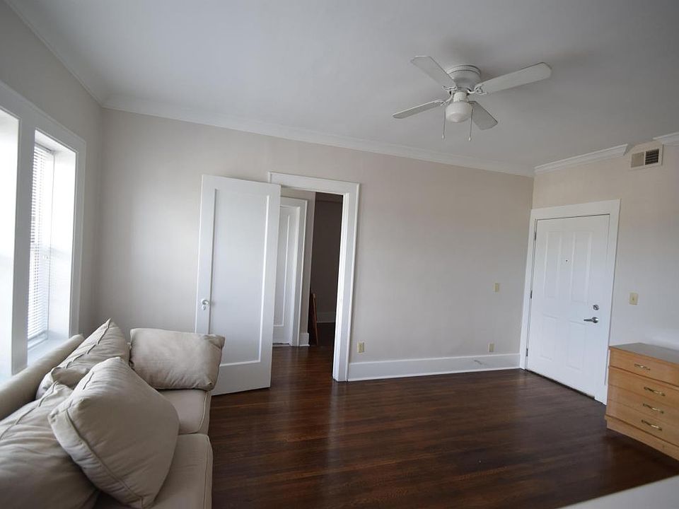 2nd image of 345 Alexander St #15