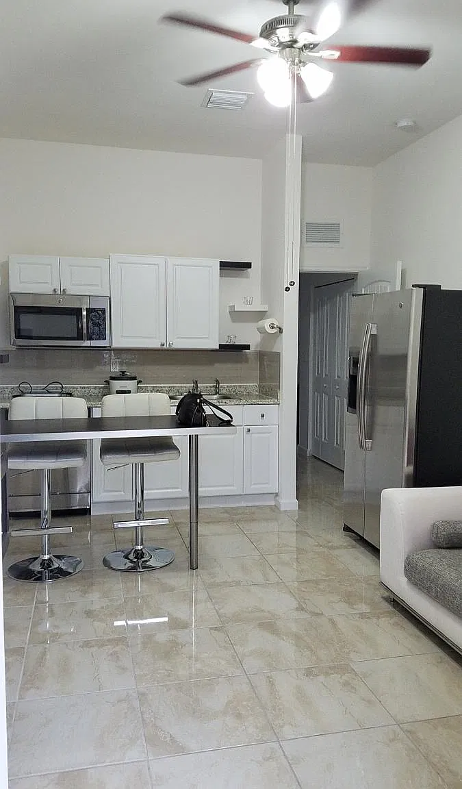 1 bed, 800 sqft, $1,500 — Photo 3