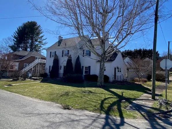 204 N Lafayette St, Galax, VA 24333
