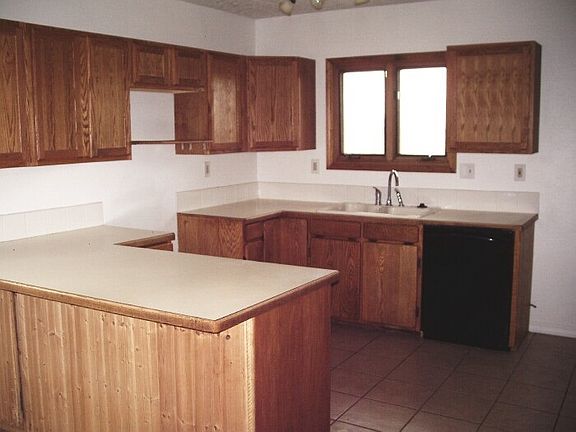3rd image of 530 5th Ave W