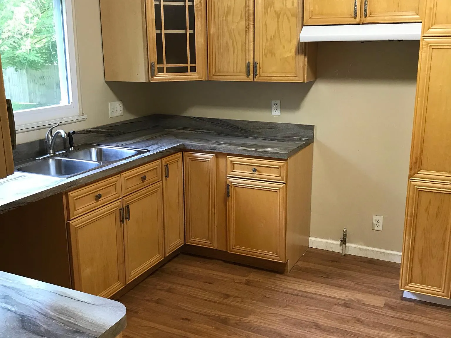 6248 Valley Stream Rd — Photo 3