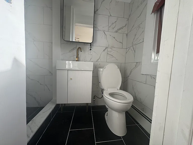 14 Crown St #W2 — Photo 7