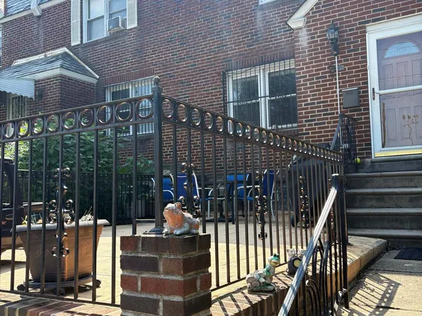 6230 Summerdale Ave, Philadelphia, PA 19111